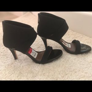 Donald J Pliner 👠